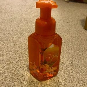 Bath & Body Works Sweet Cinnamon Pumpkin Foaming Hand Soap